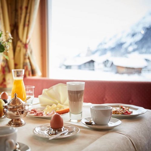 Breakfast at hotel Auriga in Lech